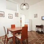 아파트 Vibo Sea View 바리