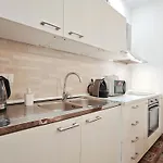 아파트 Vibo Sea View *
