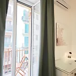 아파트 Vibo Sea View 바리