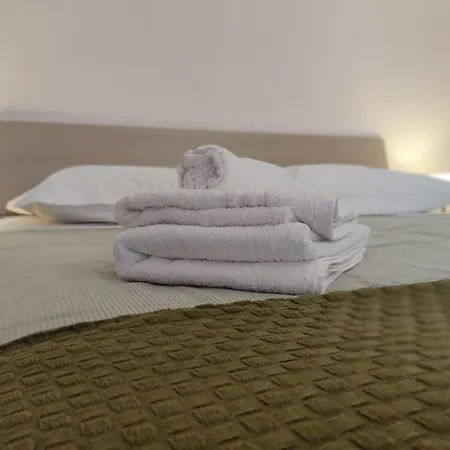 Vibo Sea View Apartment *
