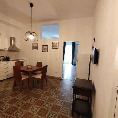 Vibo Sea View Apartment *