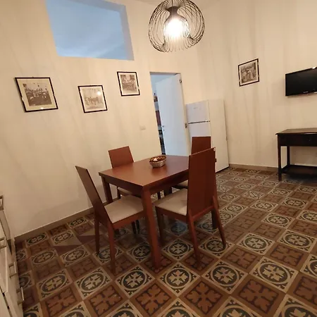 Vibo Sea View Apartment *