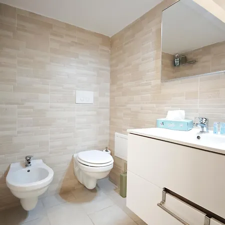 Vibo Sea View *