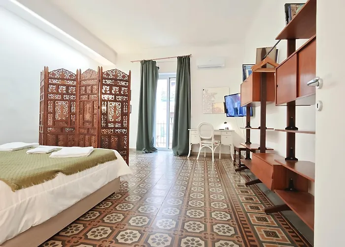 Vibo Sea View 公寓