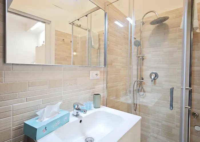 公寓 Vibo Sea View *